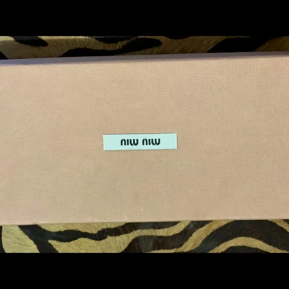 Miu Miu Authentic Wallet With Ribbon Frill. PRECIOUS!! - Picture 8 of 8